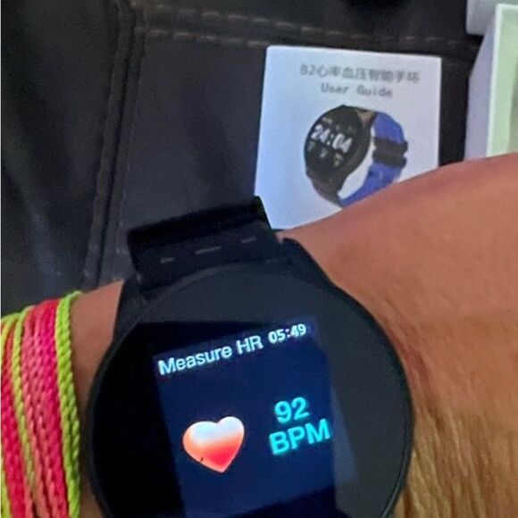 New in box smart watch with charger - Picture 7 of 7